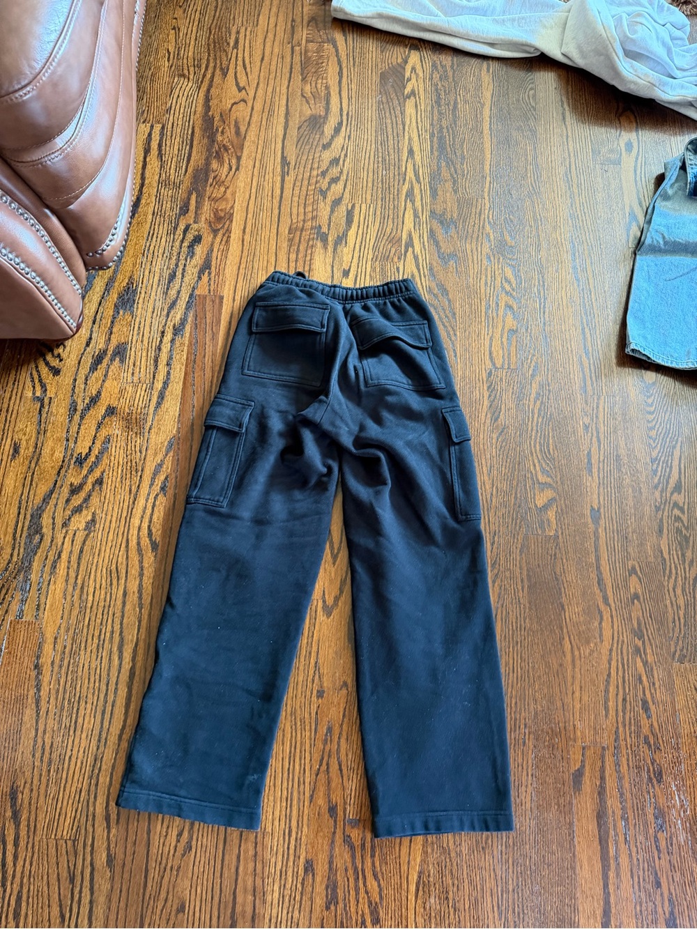 Aritzia Wide-Leg Black Cargo Sweatpants - Picture 3 of 3